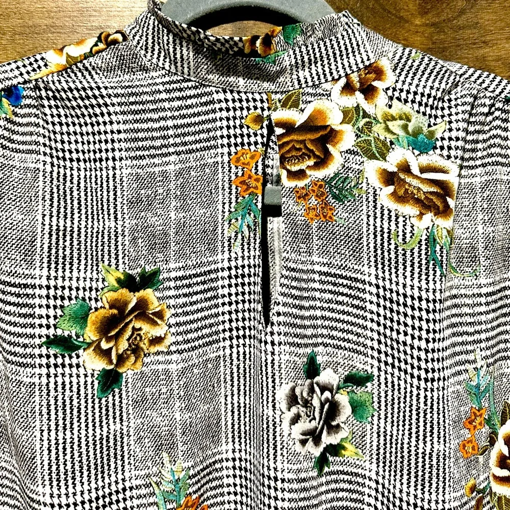 EUC Supply & Demand Checkered Floral Blouse Sz L - Picture 2 of 15